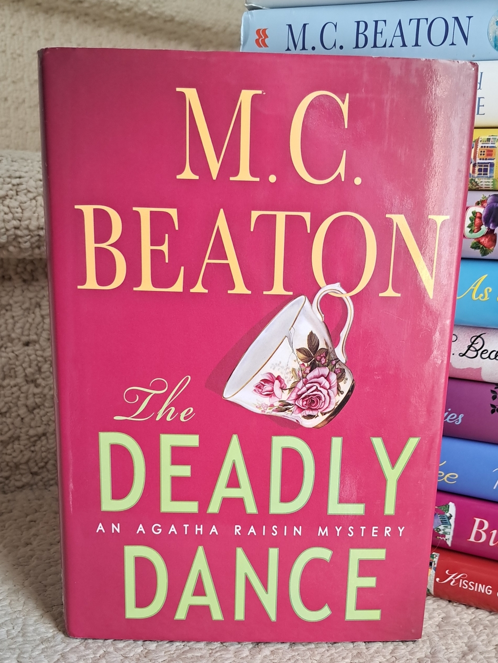 M.C Beaton Agatha Raisin Deadly Dance Cozy Murder Mystery Novel.